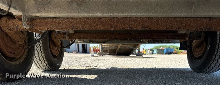 image for item DI9238 1999 Sauber Mfg Co 1521 reel trailer