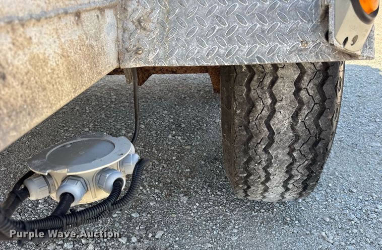 image for item DI9238 1999 Sauber Mfg Co 1521 reel trailer