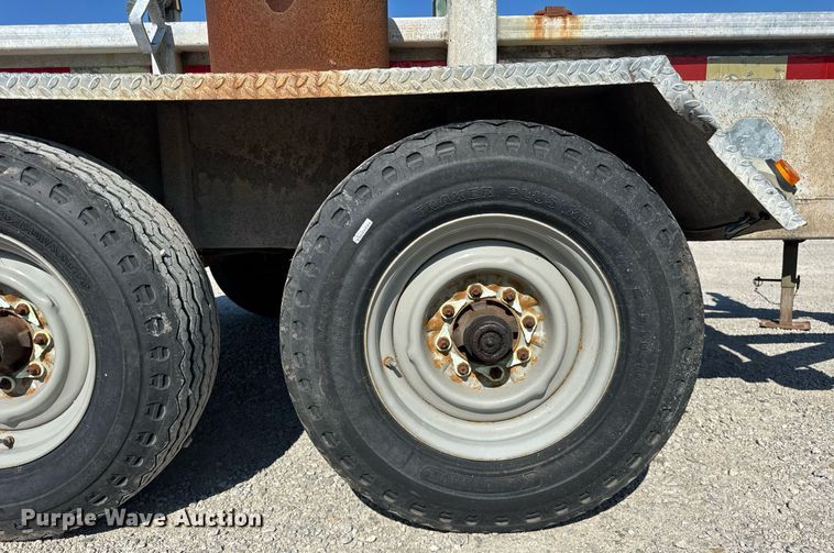 image for item DI9238 1999 Sauber Mfg Co 1521 reel trailer