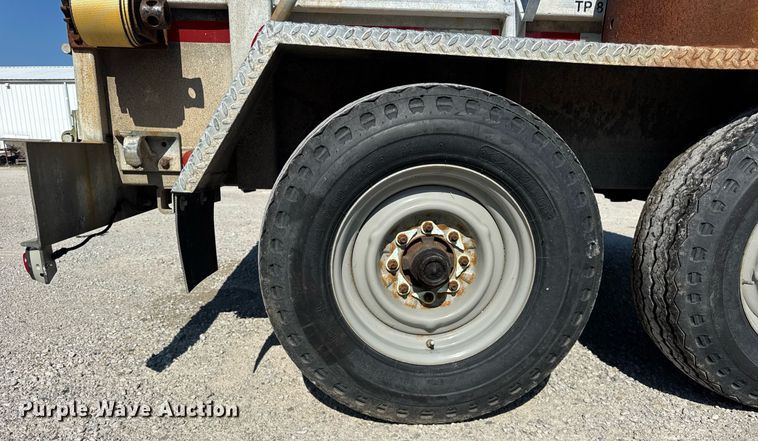 image for item DI9238 1999 Sauber Mfg Co 1521 reel trailer