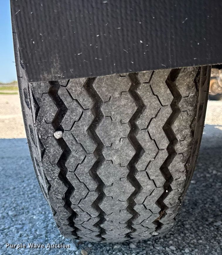 image for item DI9238 1999 Sauber Mfg Co 1521 reel trailer