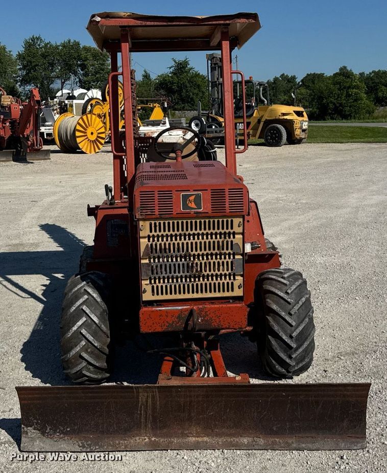 image for item DI9254 2004 Ditch Witch 3700DD trencher