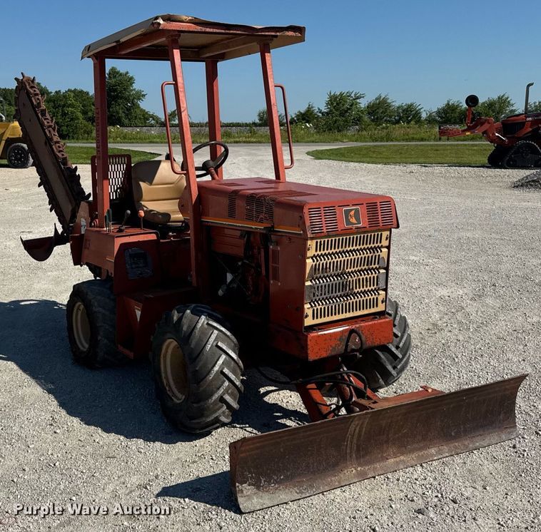 image for item DI9254 2004 Ditch Witch 3700DD trencher