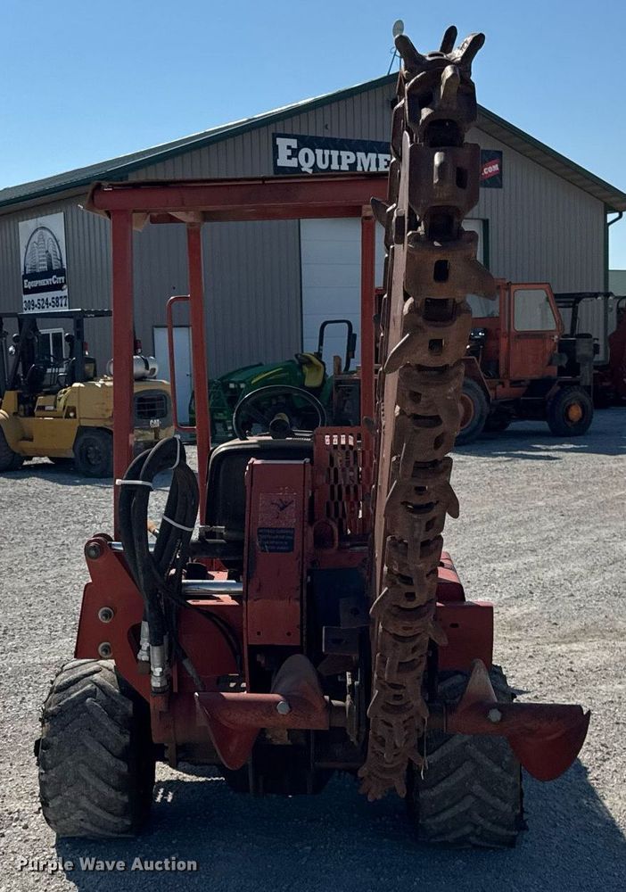 image for item DI9254 2004 Ditch Witch 3700DD trencher