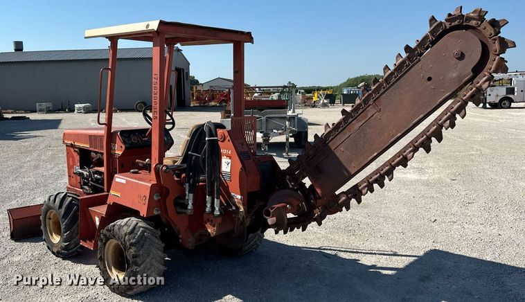 image for item DI9254 2004 Ditch Witch 3700DD trencher