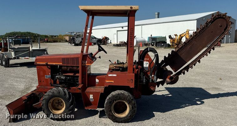 image for item DI9254 2004 Ditch Witch 3700DD trencher