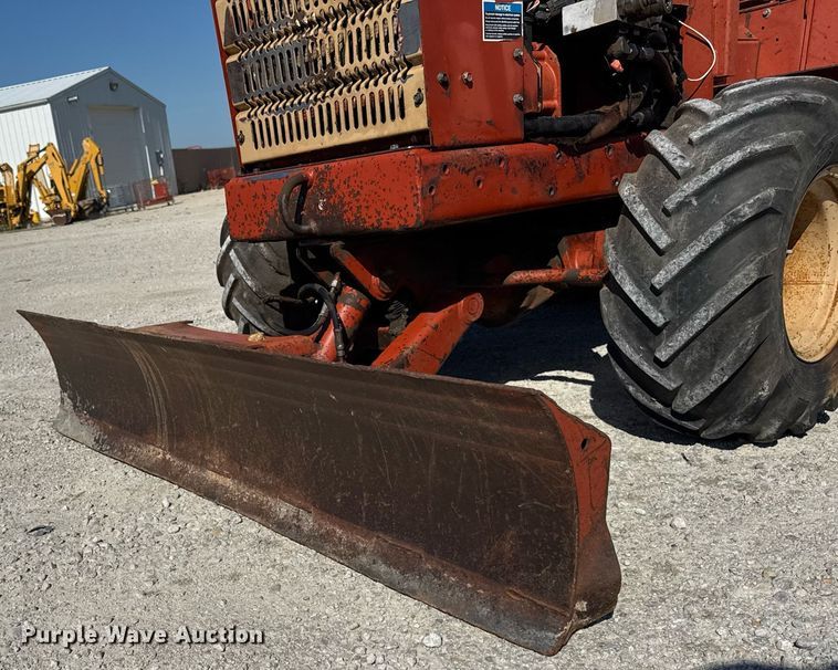 image for item DI9254 2004 Ditch Witch 3700DD trencher