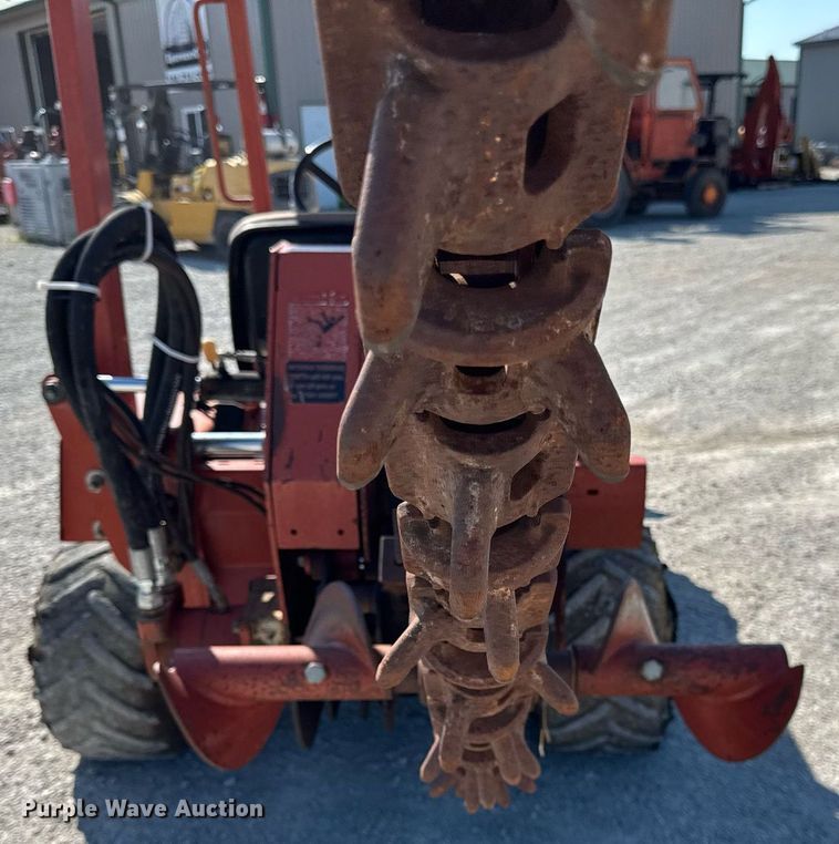 image for item DI9254 2004 Ditch Witch 3700DD trencher