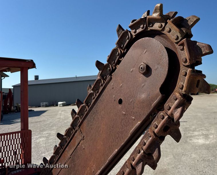 image for item DI9254 2004 Ditch Witch 3700DD trencher