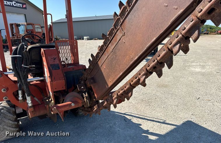 image for item DI9254 2004 Ditch Witch 3700DD trencher