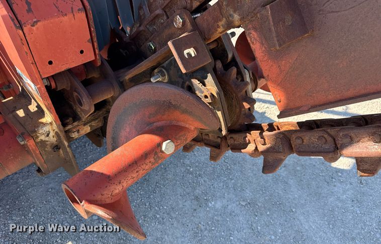 image for item DI9254 2004 Ditch Witch 3700DD trencher