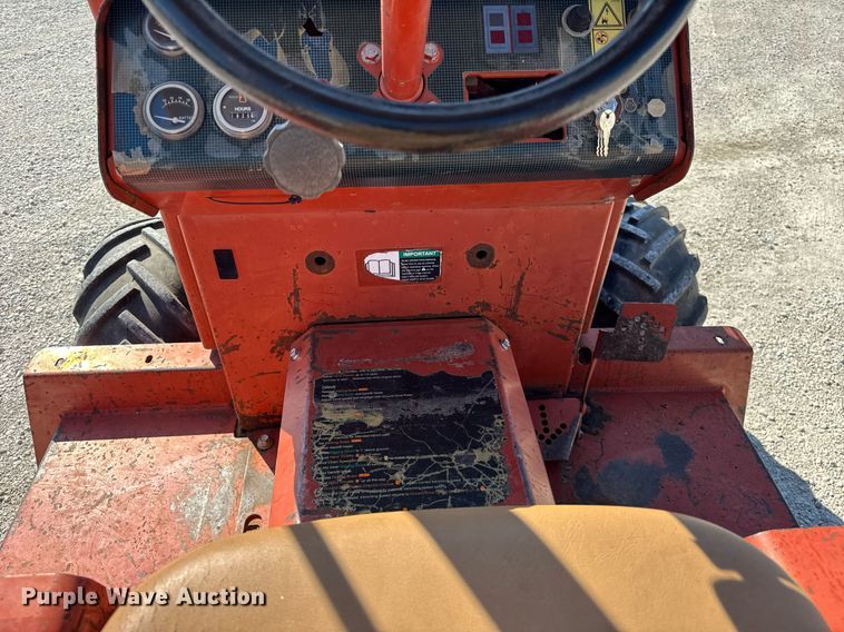 image for item DI9254 2004 Ditch Witch 3700DD trencher
