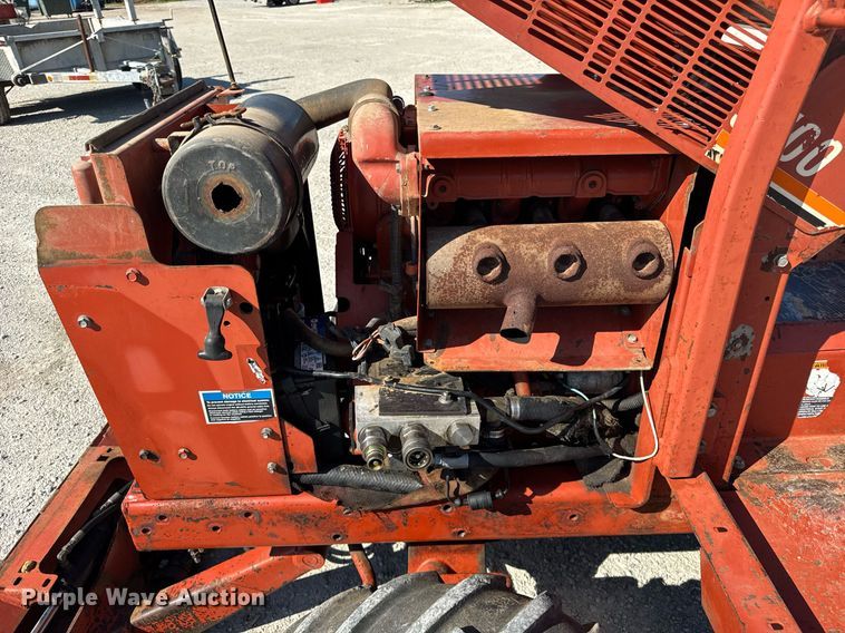 image for item DI9254 2004 Ditch Witch 3700DD trencher