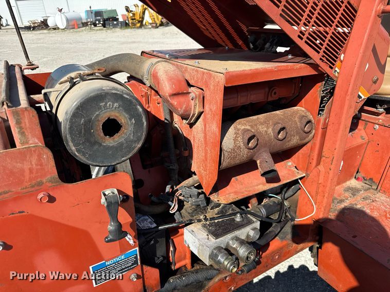 image for item DI9254 2004 Ditch Witch 3700DD trencher