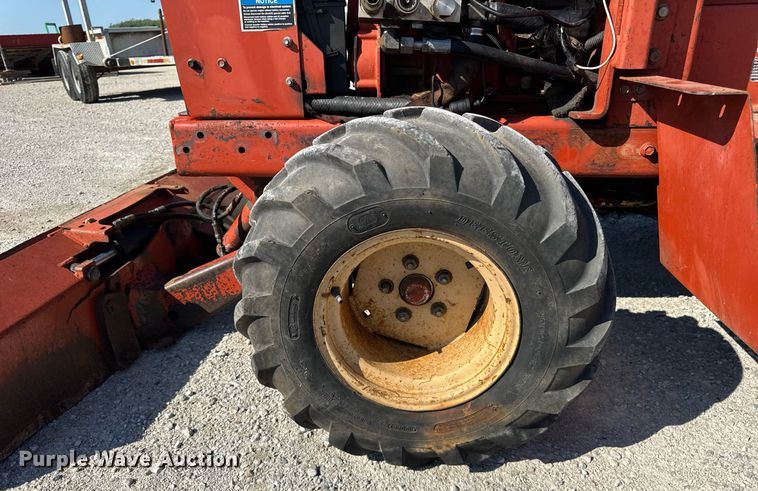 image for item DI9254 2004 Ditch Witch 3700DD trencher