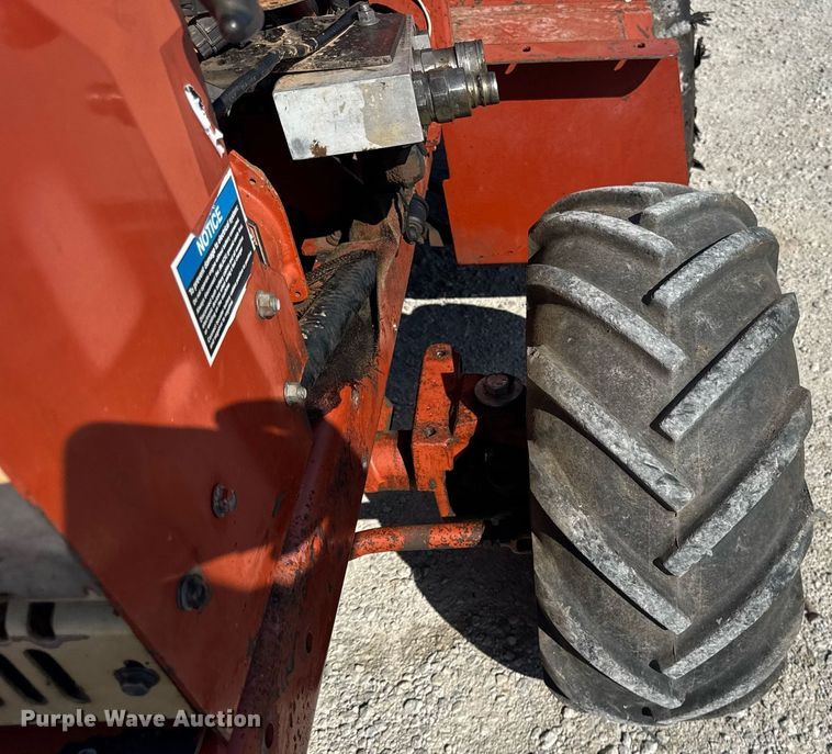 image for item DI9254 2004 Ditch Witch 3700DD trencher