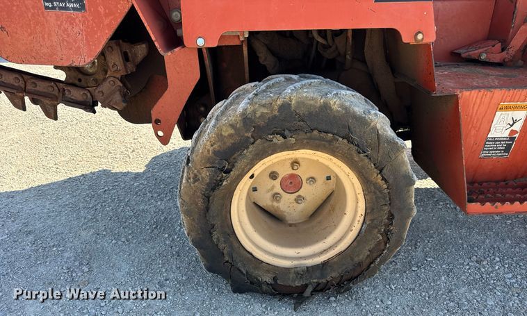 image for item DI9254 2004 Ditch Witch 3700DD trencher