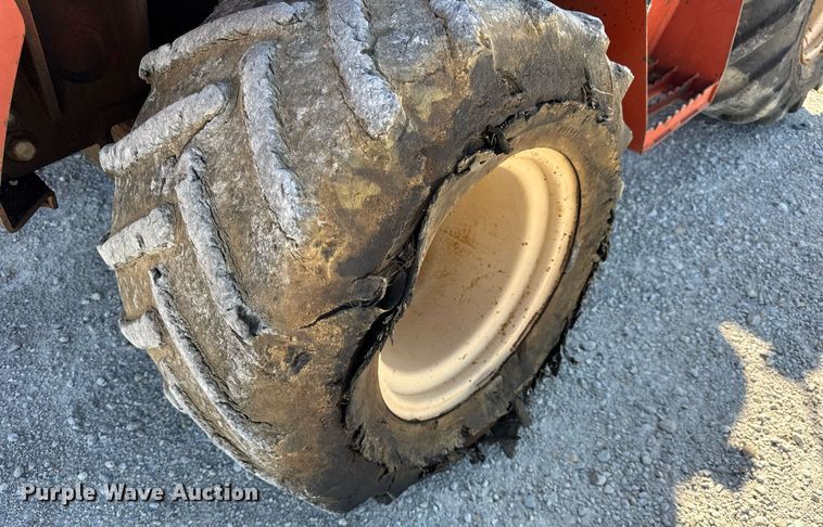 image for item DI9254 2004 Ditch Witch 3700DD trencher