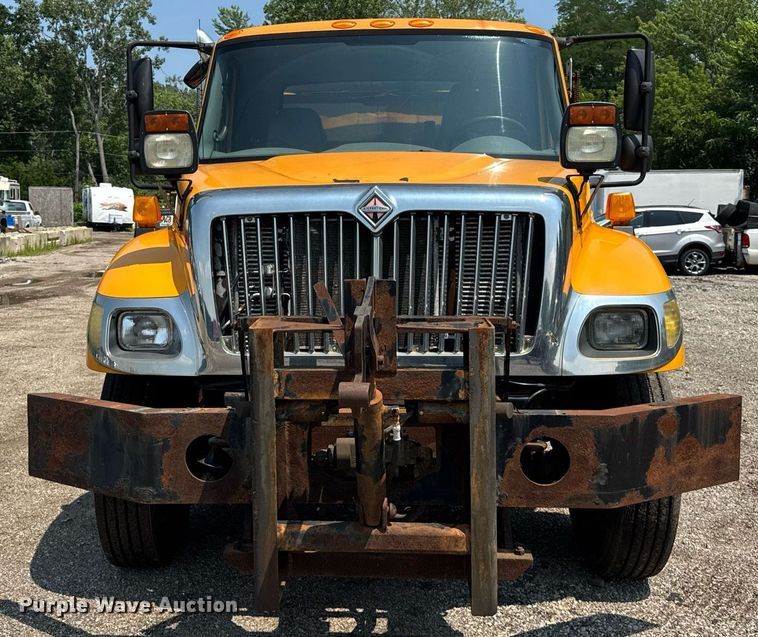 image for item DI9311 2005 International 7400 dump truck