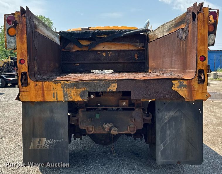 image for item DI9311 2005 International 7400 dump truck