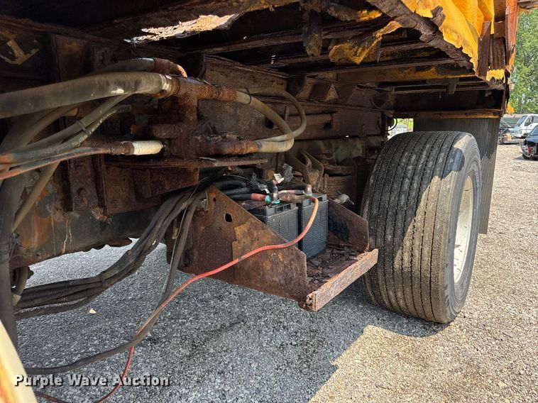 image for item DI9311 2005 International 7400 dump truck