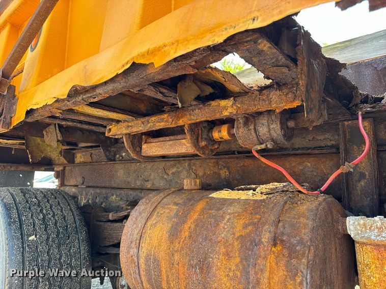 image for item DI9311 2005 International 7400 dump truck