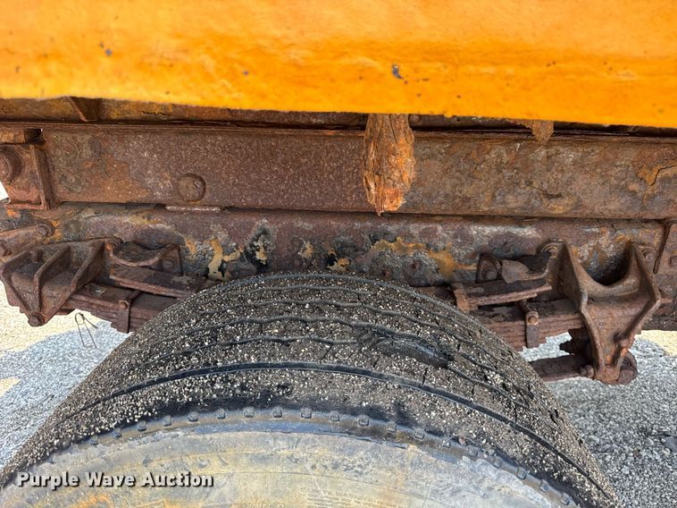 image for item DI9311 2005 International 7400 dump truck