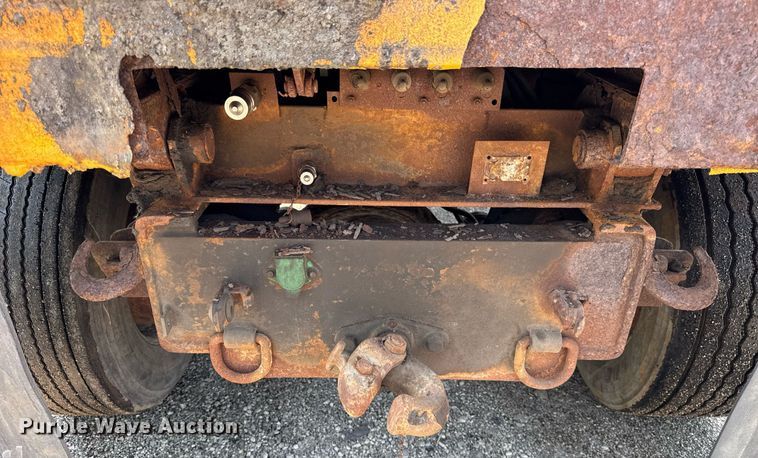 image for item DI9311 2005 International 7400 dump truck