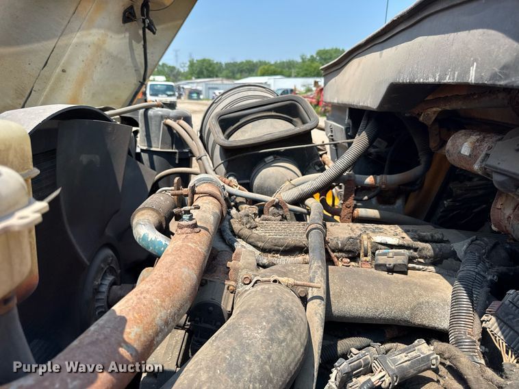 image for item DI9311 2005 International 7400 dump truck