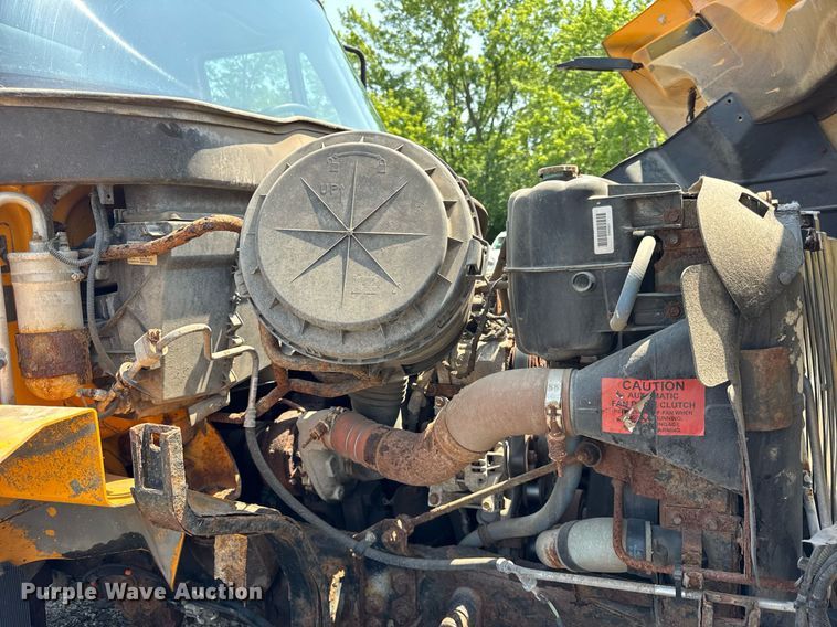 image for item DI9311 2005 International 7400 dump truck