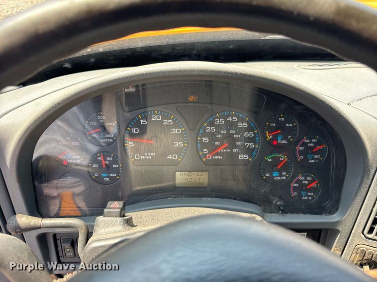 image for item DI9311 2005 International 7400 dump truck