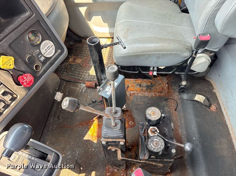 image for item DI9311 2005 International 7400 dump truck