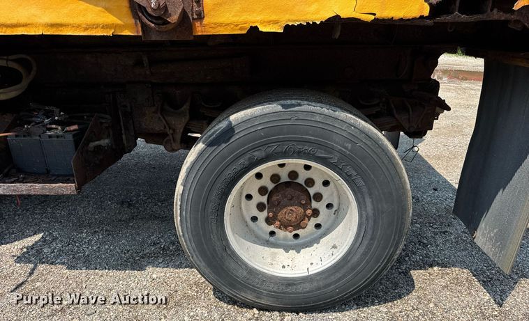 image for item DI9311 2005 International 7400 dump truck