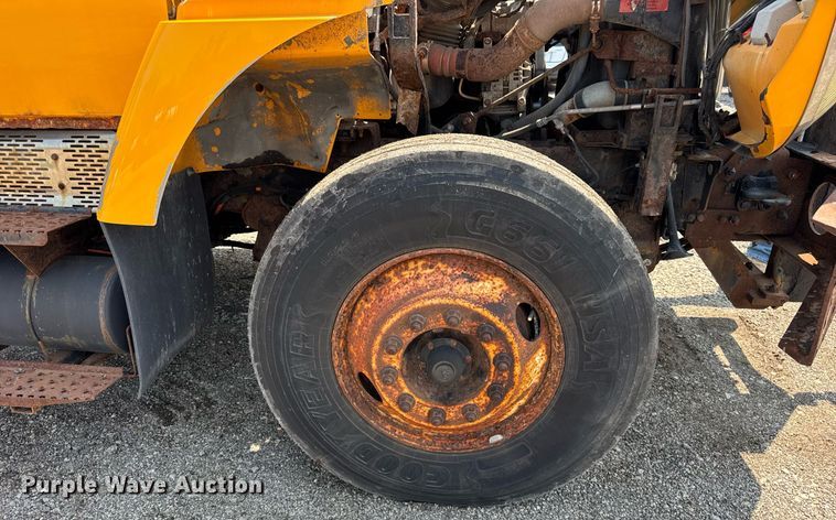 image for item DI9311 2005 International 7400 dump truck