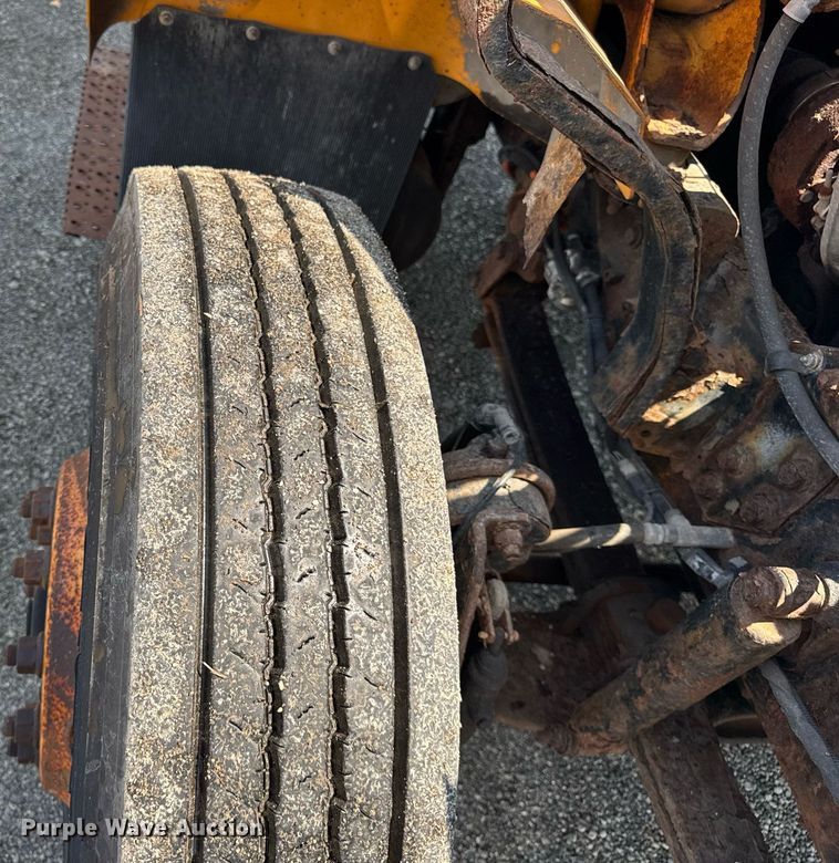 image for item DI9311 2005 International 7400 dump truck