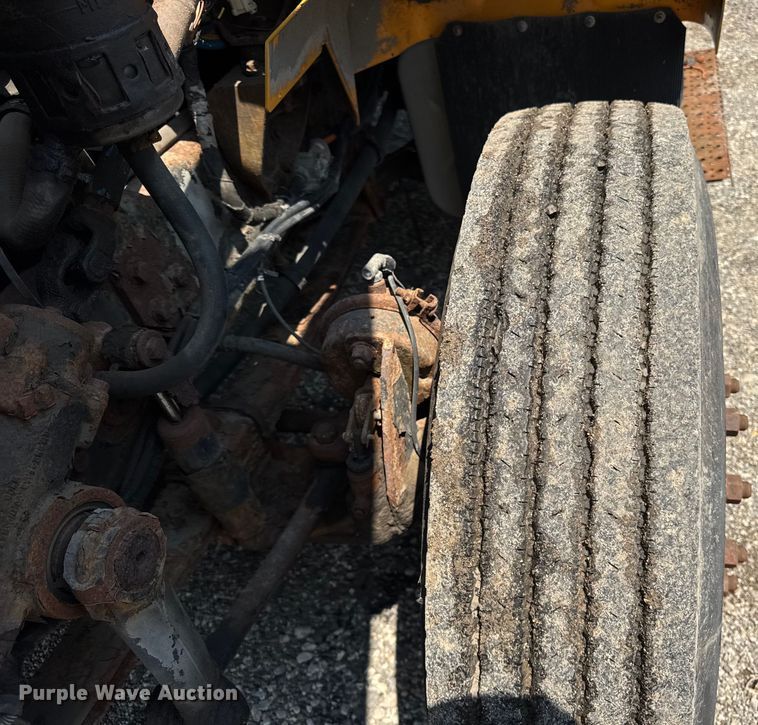 image for item DI9311 2005 International 7400 dump truck