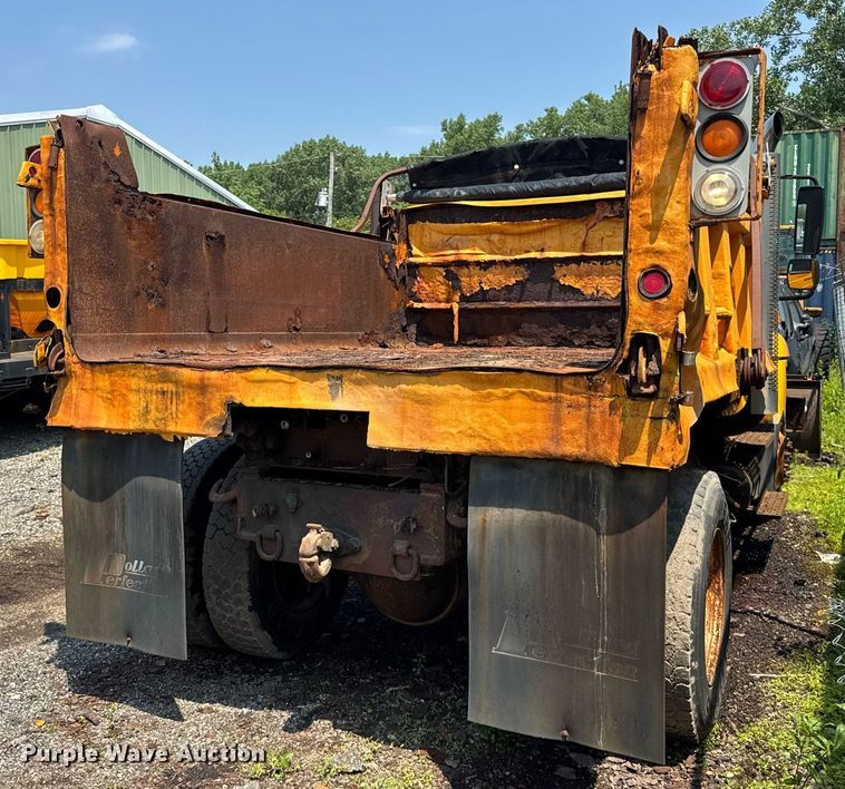 image for item DI9338 2005 International 7400 dump truck