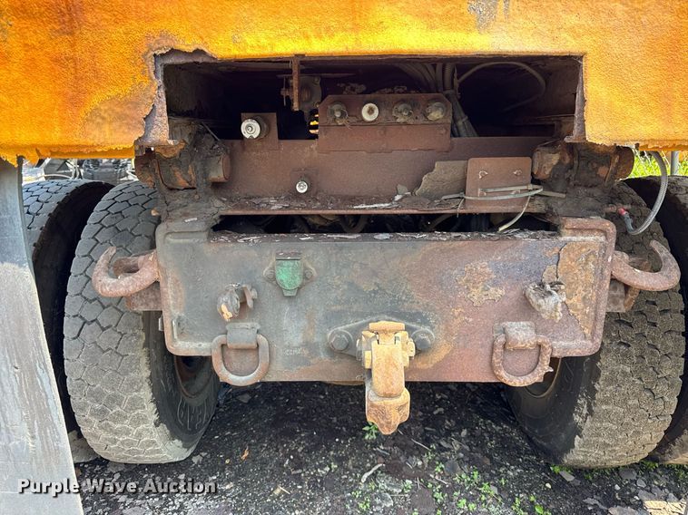 image for item DI9338 2005 International 7400 dump truck