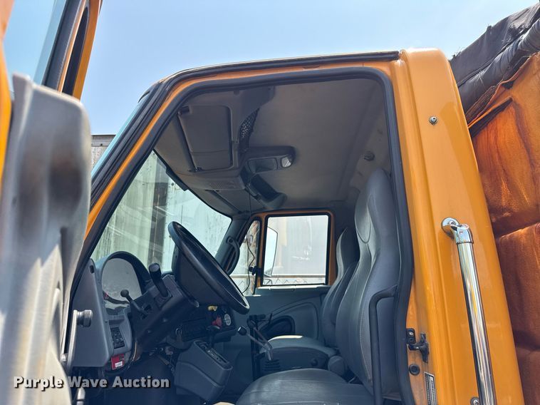 image for item DI9338 2005 International 7400 dump truck