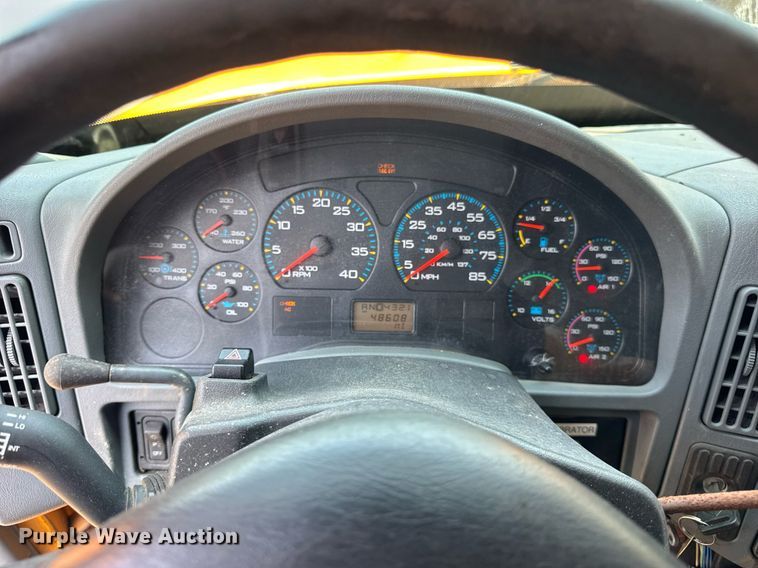 image for item DI9338 2005 International 7400 dump truck