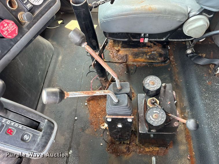 image for item DI9338 2005 International 7400 dump truck