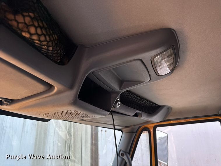 image for item DI9338 2005 International 7400 dump truck