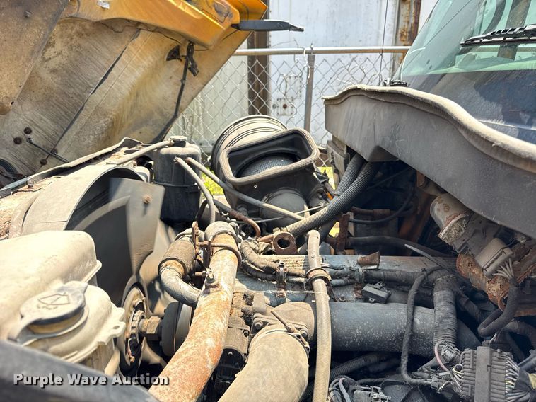 image for item DI9338 2005 International 7400 dump truck