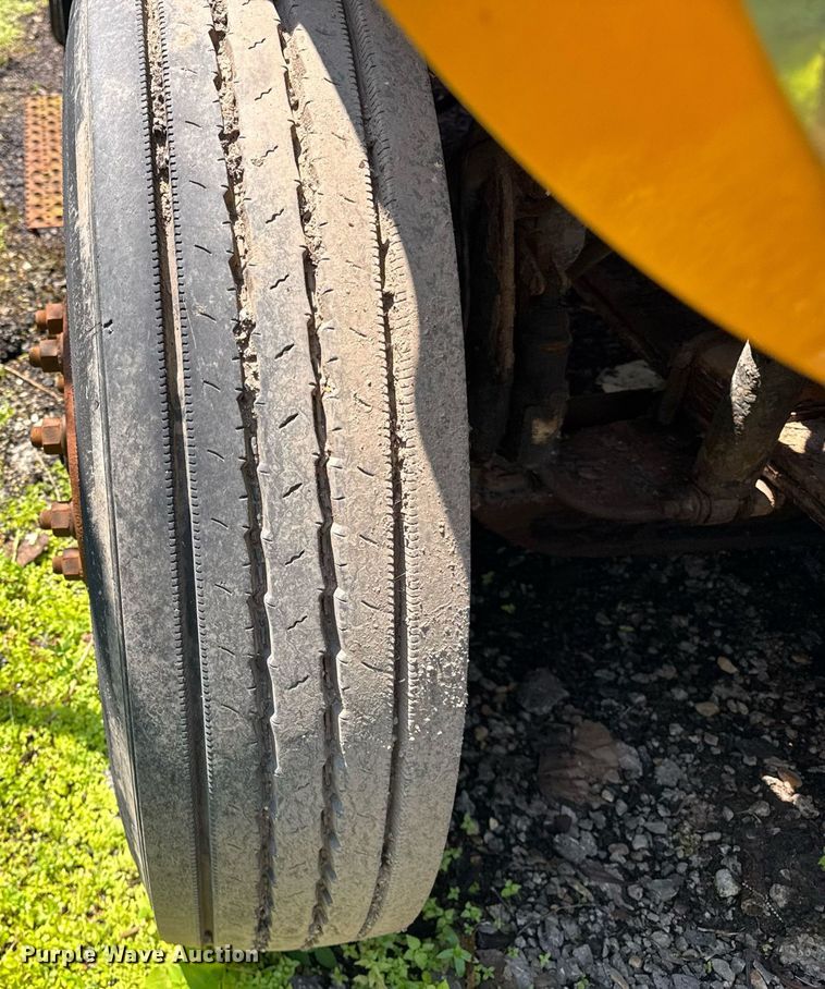 image for item DI9338 2005 International 7400 dump truck