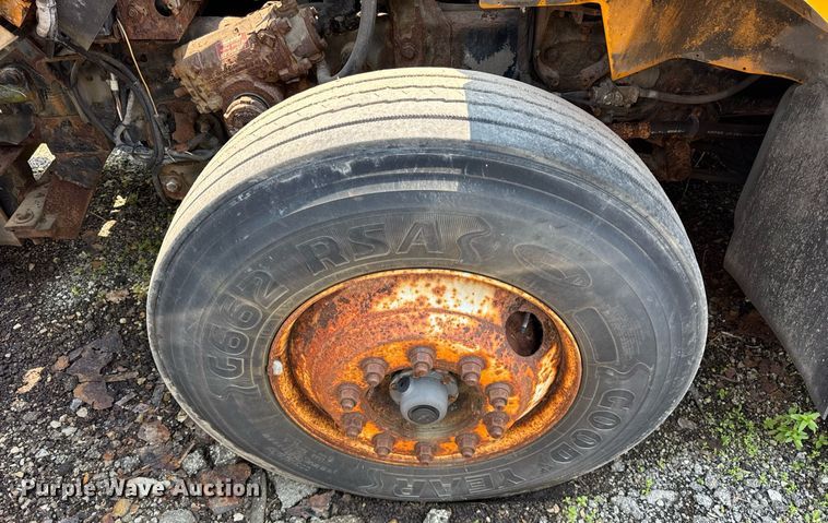 image for item DI9338 2005 International 7400 dump truck