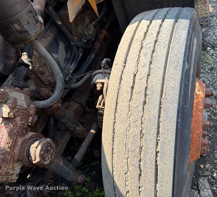 image for item DI9338 2005 International 7400 dump truck