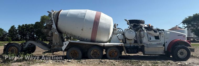 image for item DK7262 2014 Kenworth W900 ready mix truck