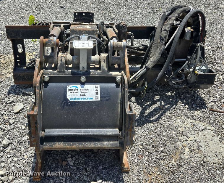 image for item DL4457 Caterpillar PC203 skid steer cold planer