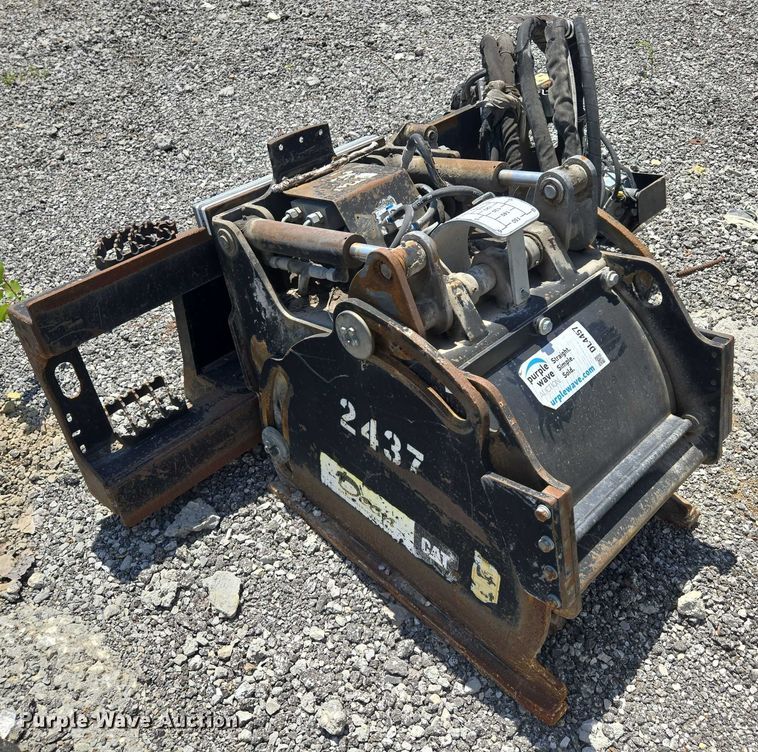 image for item DL4457 Caterpillar PC203 skid steer cold planer