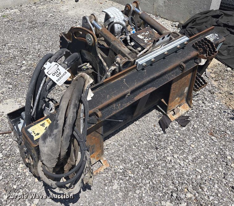 image for item DL4457 Caterpillar PC203 skid steer cold planer